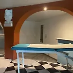 Au Domaine Spa-piscine Sauna