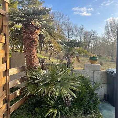 Le Domaine Chambres&Piscine-Spa chauffé Bed & Breakfast